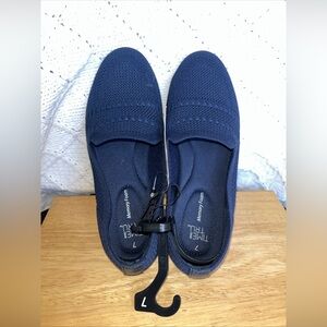 Time and Tru Women's Size 7 Blue Knit Loafer